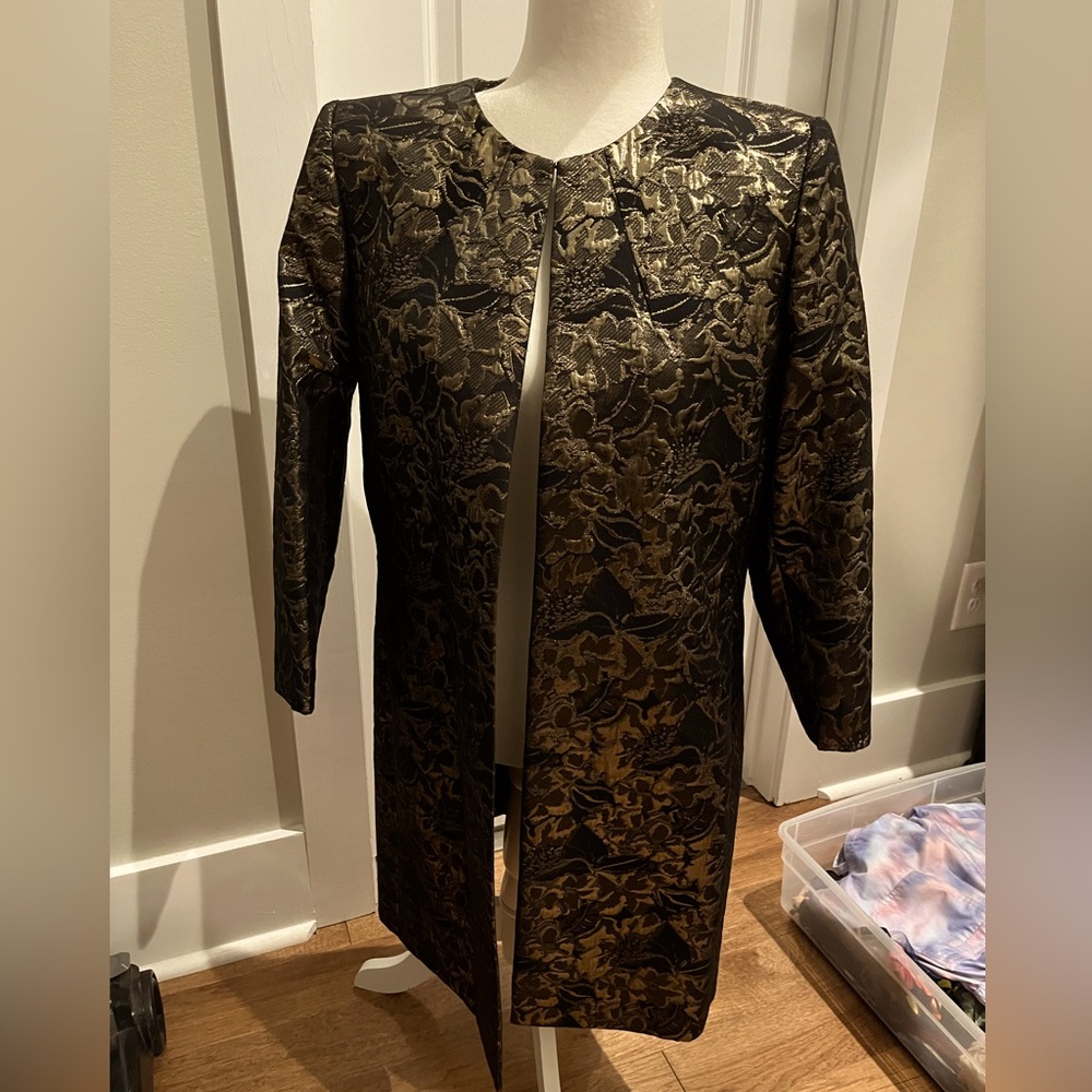 Cocktail coat. Tahari size medium. Beautiful black and gold.
